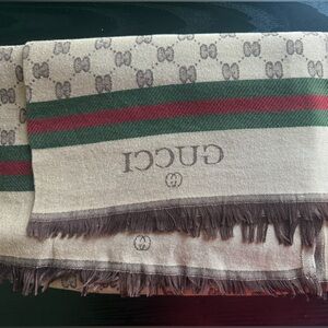 Gucci Beige and Green Logo Scarf
